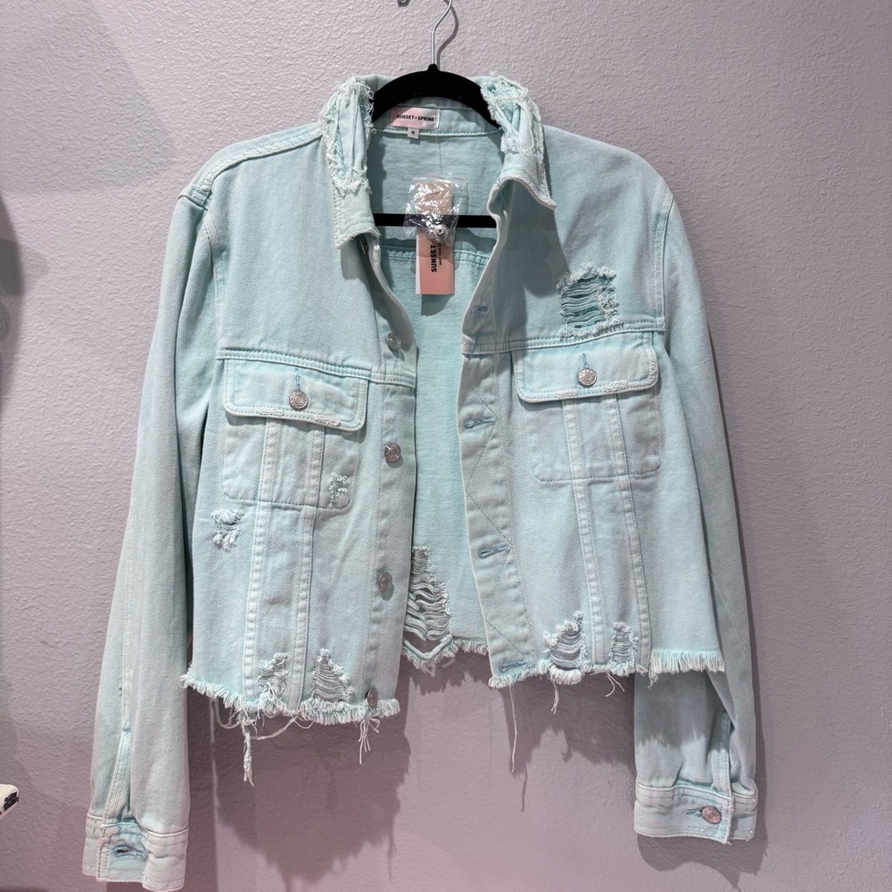 Sunset + Spring Light Wash Distressed Cropped Denim Jacket Women’s M